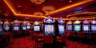 Filipino players enjoying mobile sports betting on playphp